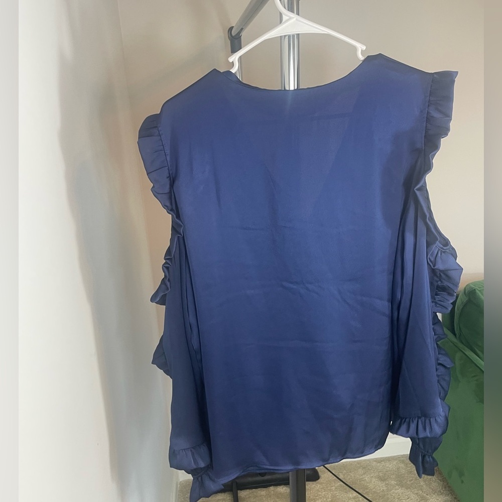 Express Navy Blouse - Picture 5 of 6